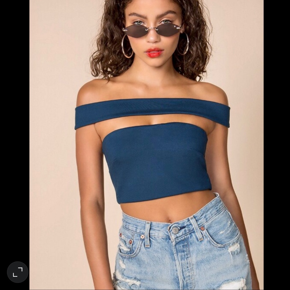 Revolve Superdown Off The Shoulder Crop Top Size Small/Medium - Picture 7 of 7